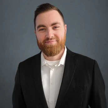 Headshot of Ryan Kindell